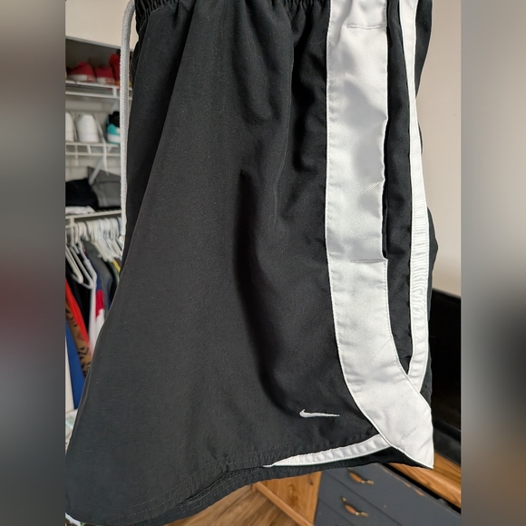 Men's Nike Shorts - Picture 3 of 4